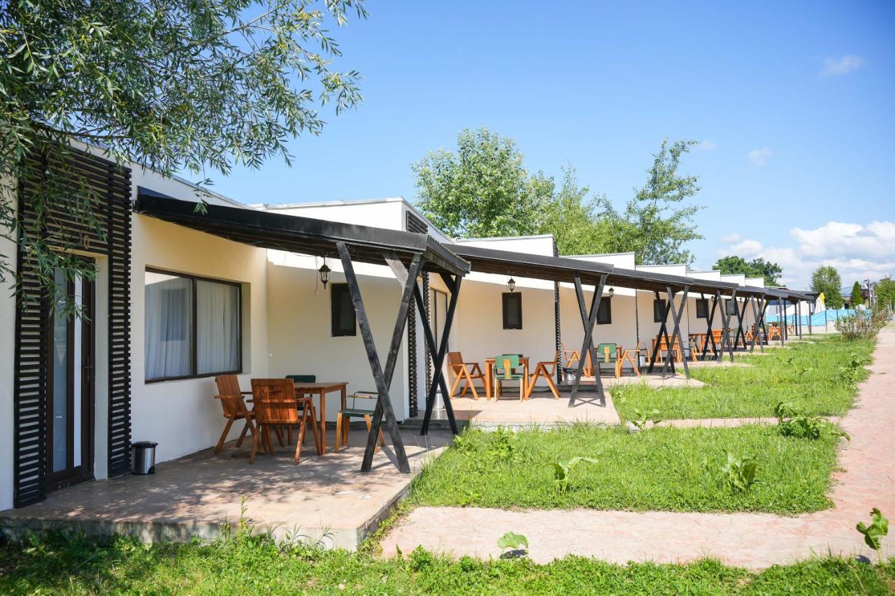 Bungalowuri "Doi Cocosi " Villa Horezu Exterior photo